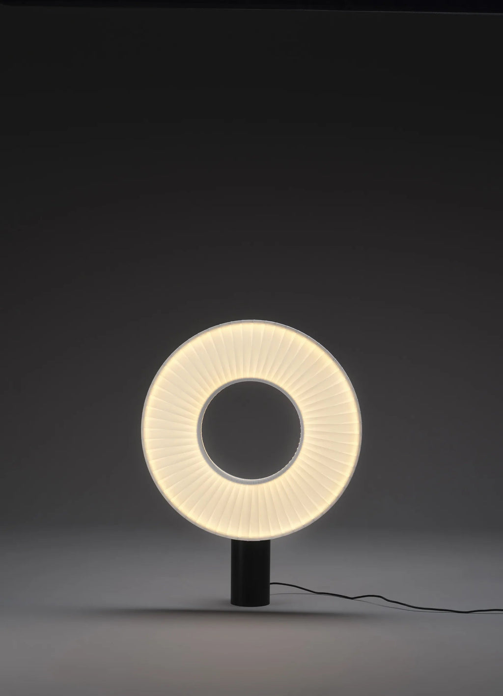 Iris Table 40