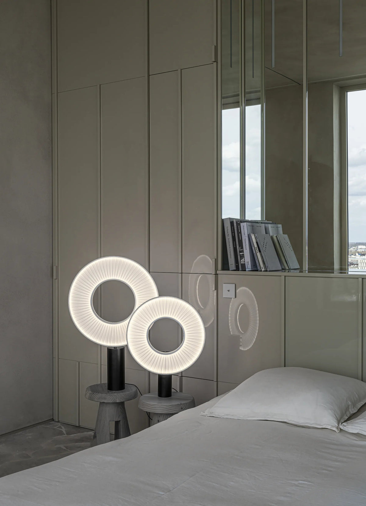 Iris Table 40