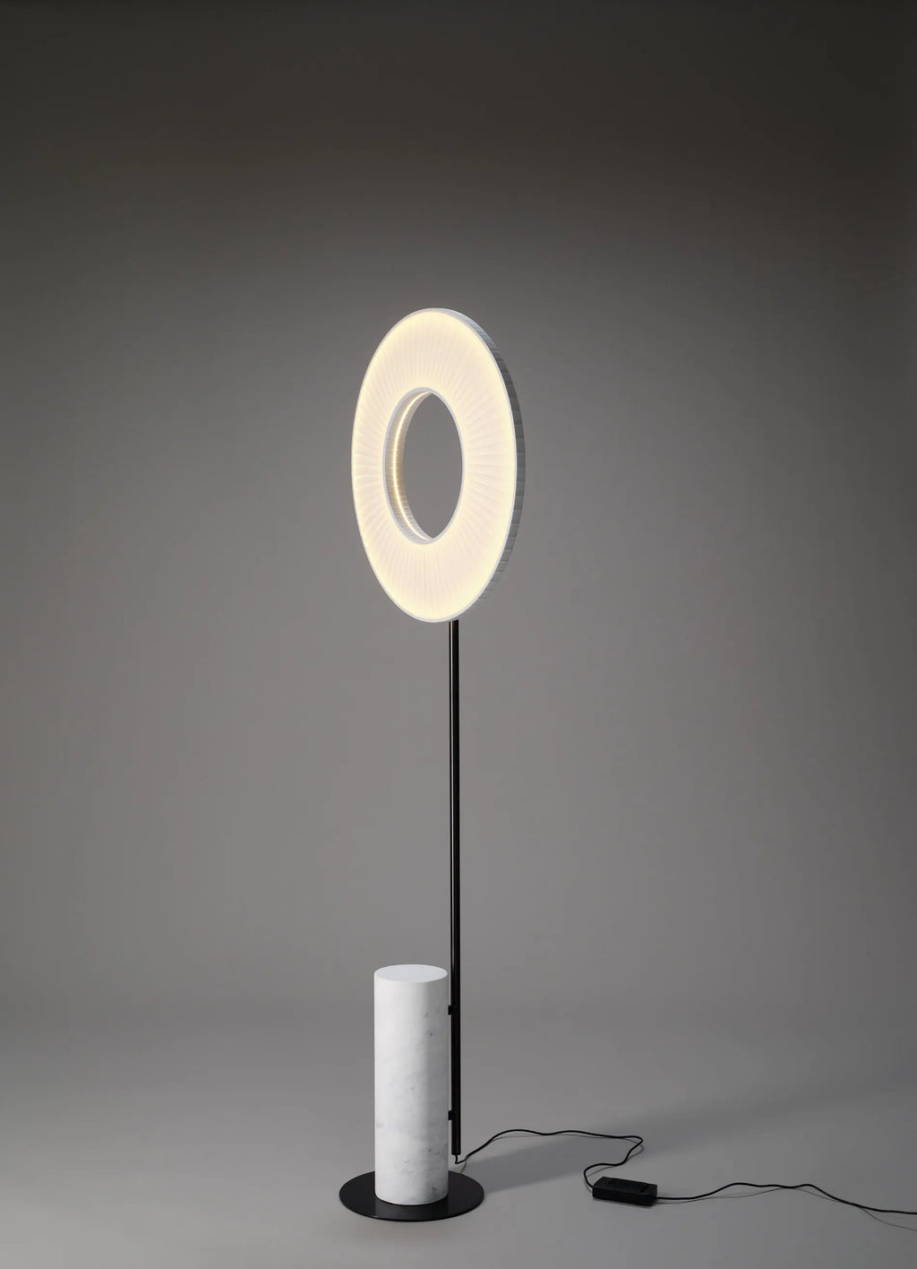 Iris Floor Totem 80