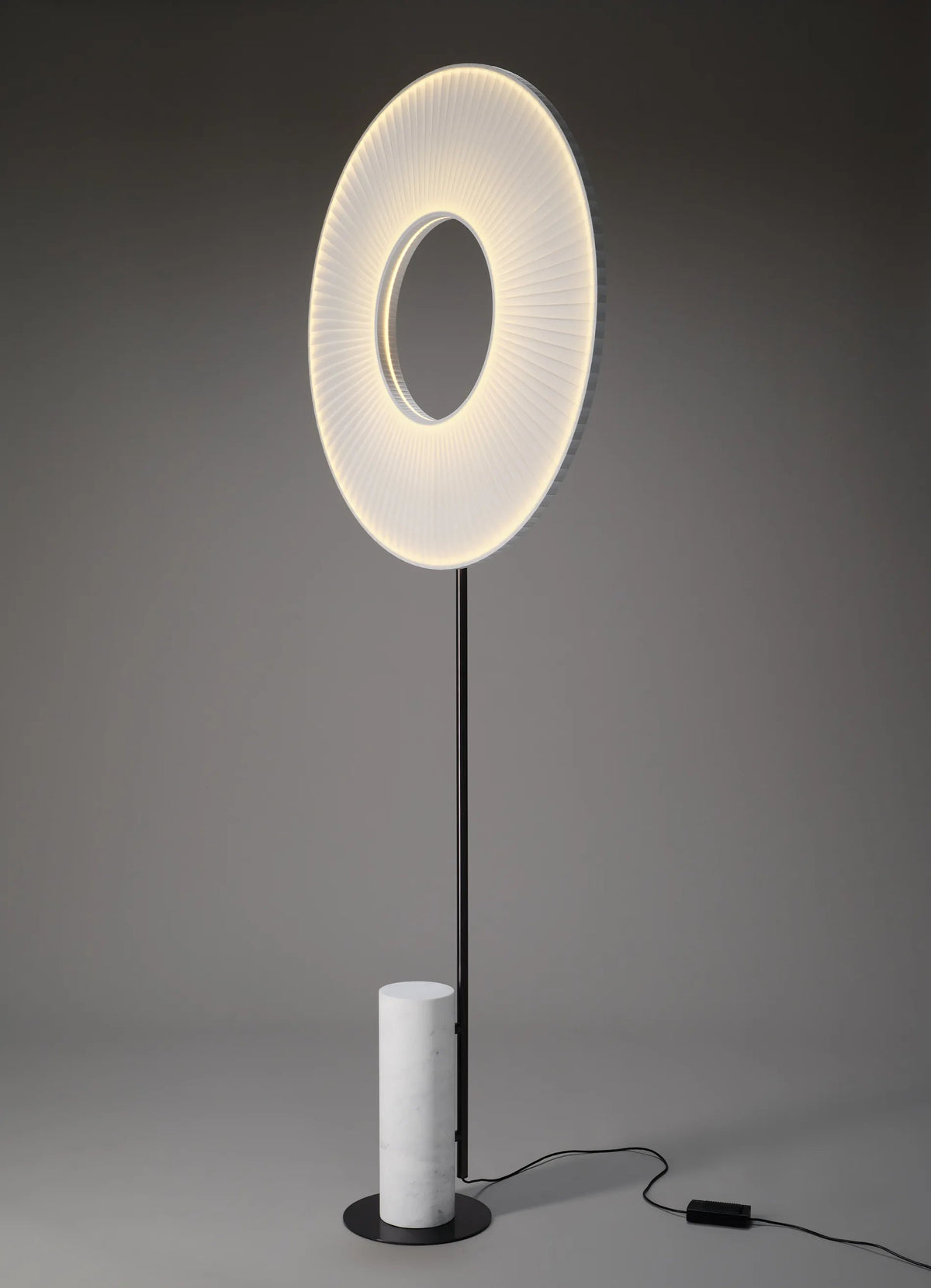 Iris Floor Totem 80