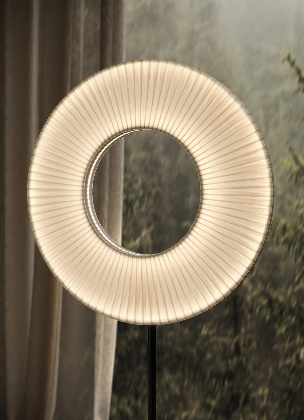Iris Floor Totem 80