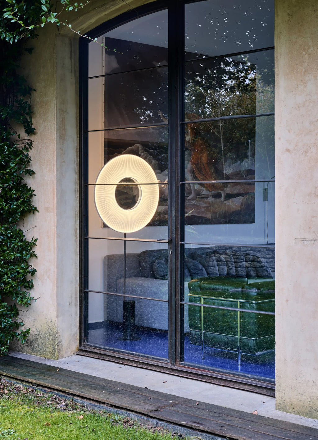 Iris Floor Totem 80