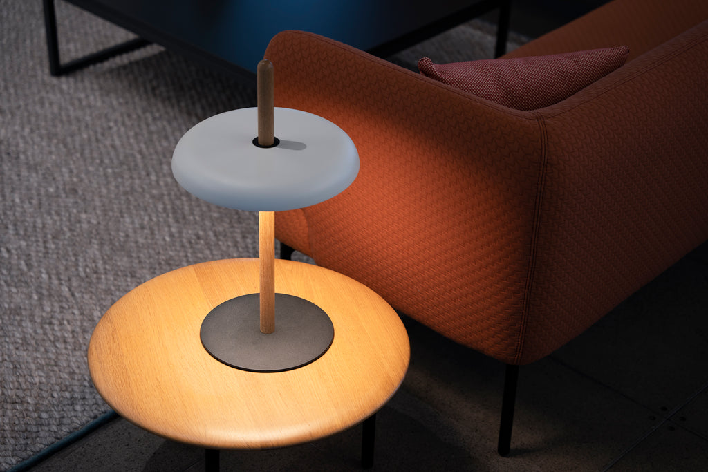 Nivél Table