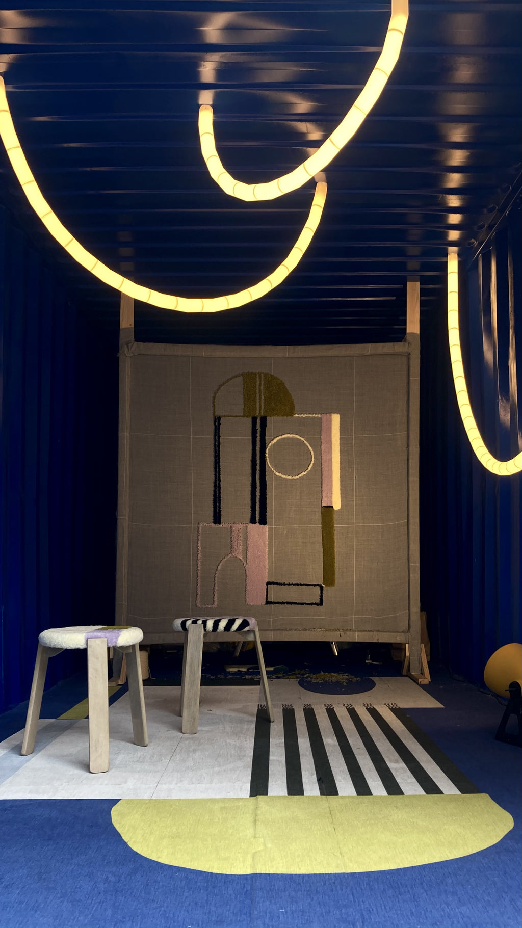 TRATTI 566.72 Wall to Ceiling