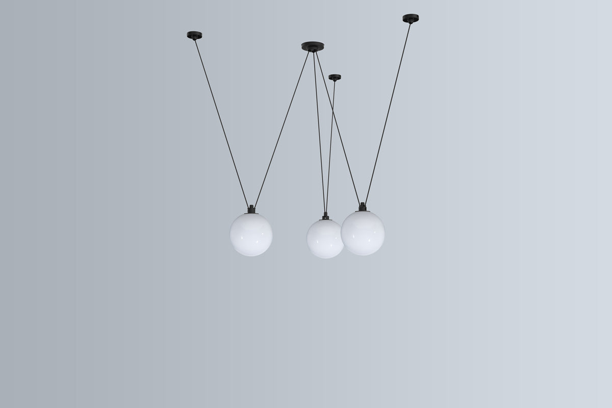 Acrobate de Gras N°325 Globe Opalin 175 - Ambient