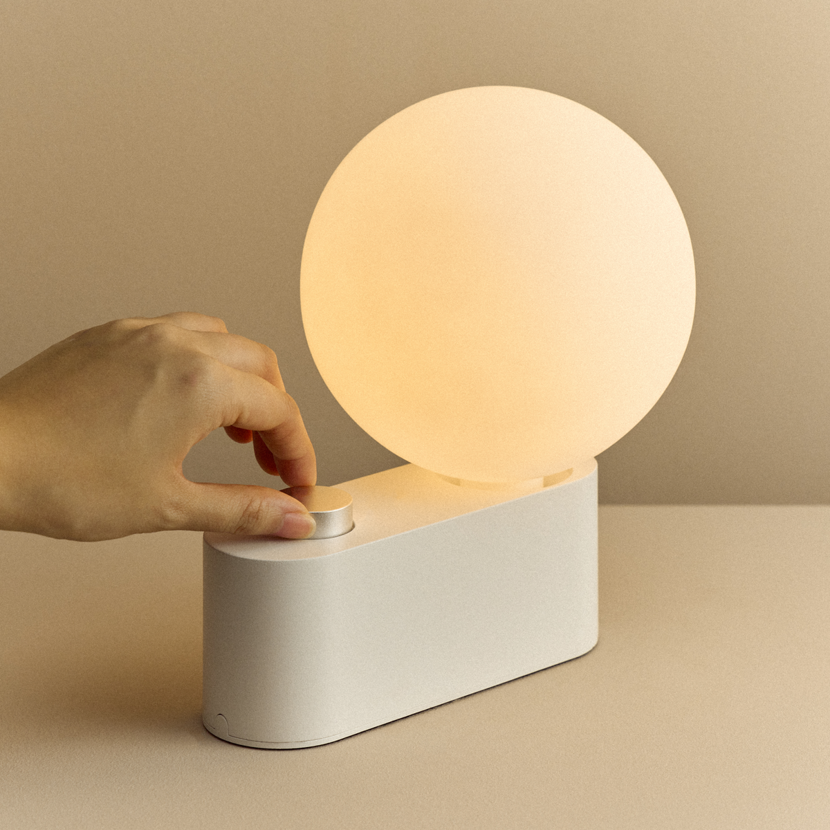 Alumina Multi-Use Lamp in Chalk