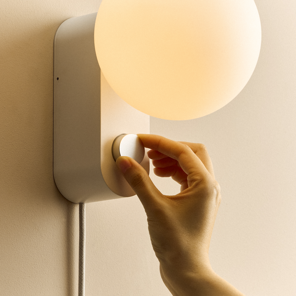 Alumina Multi-Use Lamp in Chalk