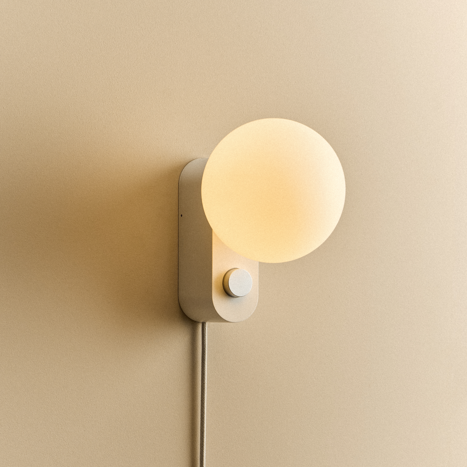 Alumina Multi-Use Lamp in Chalk