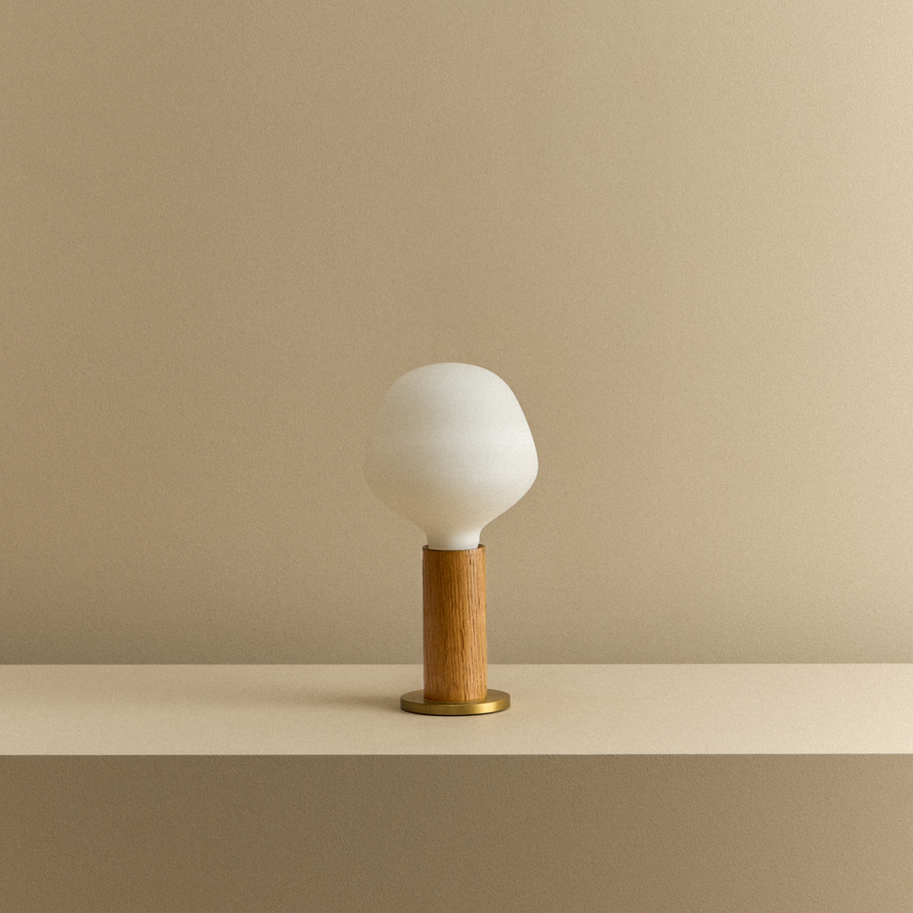 Knuckle Table Lamp in Oak + Enno