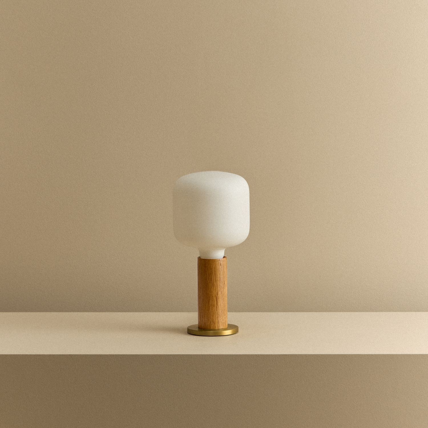 Knuckle Table Lamp in Oak + Oblo