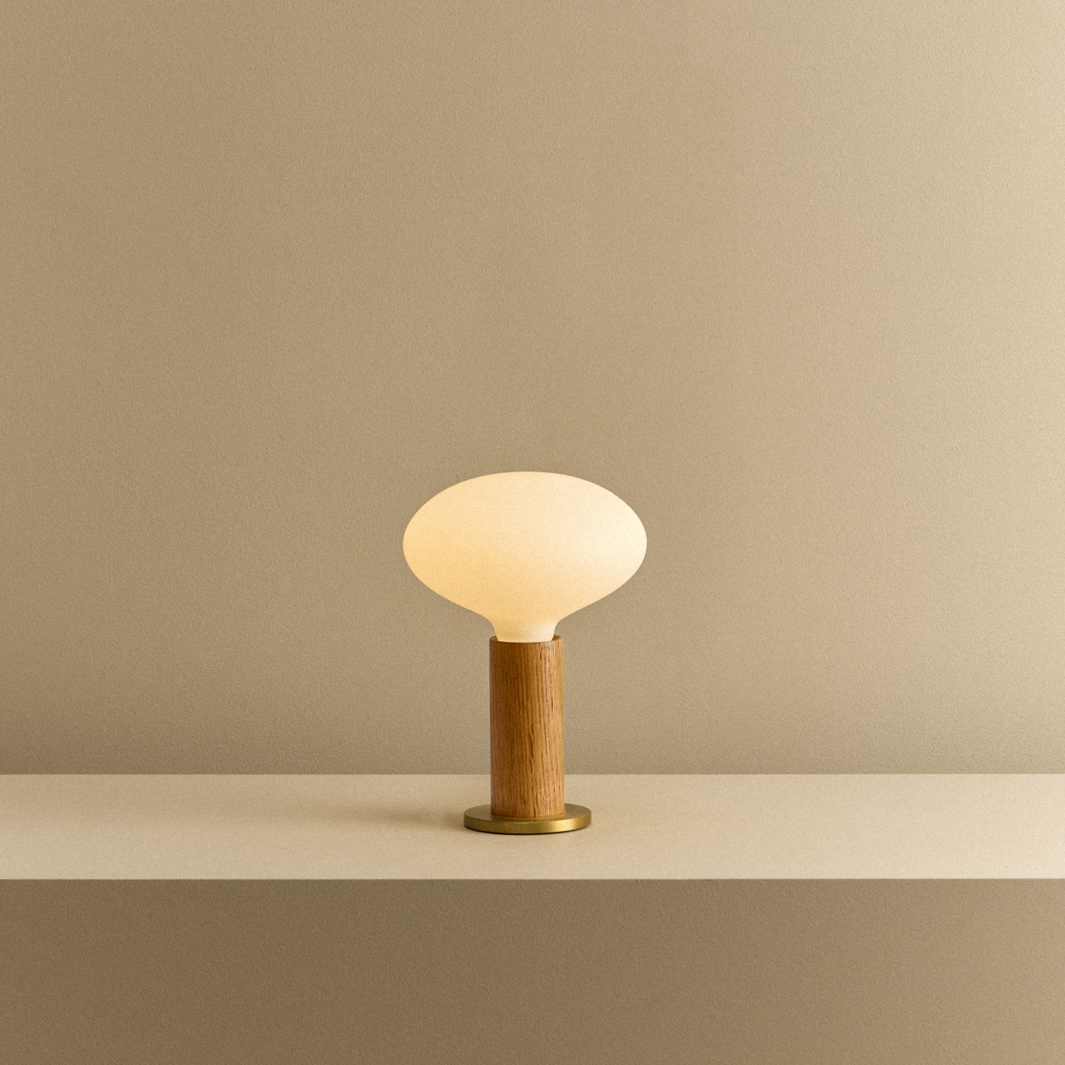 Knuckle Table Lamp in Oak + Oval