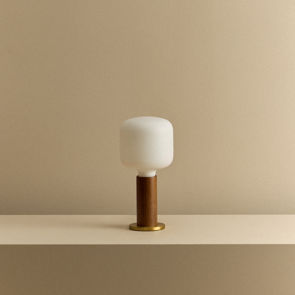 Knuckle Table Lamp in Walnut + Oblo