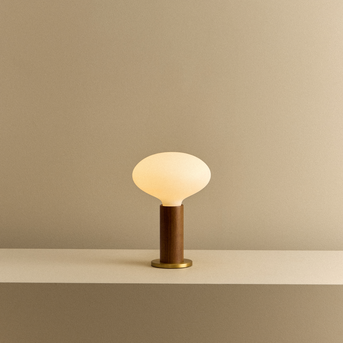 Knuckle Table Lamp in Walnut + Oval Dim to Warm