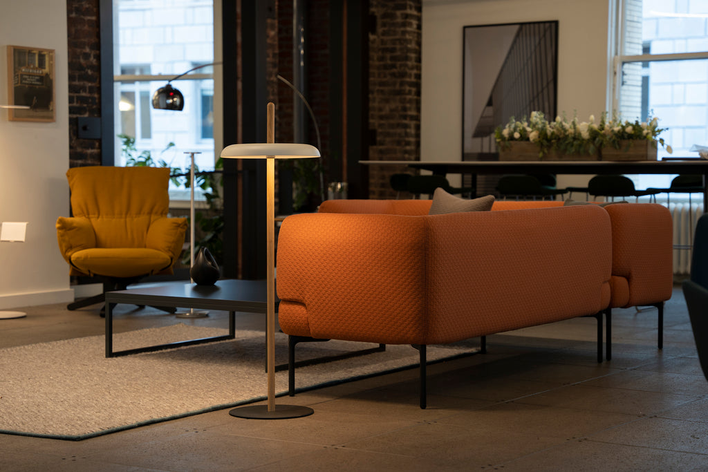 Nivél Table